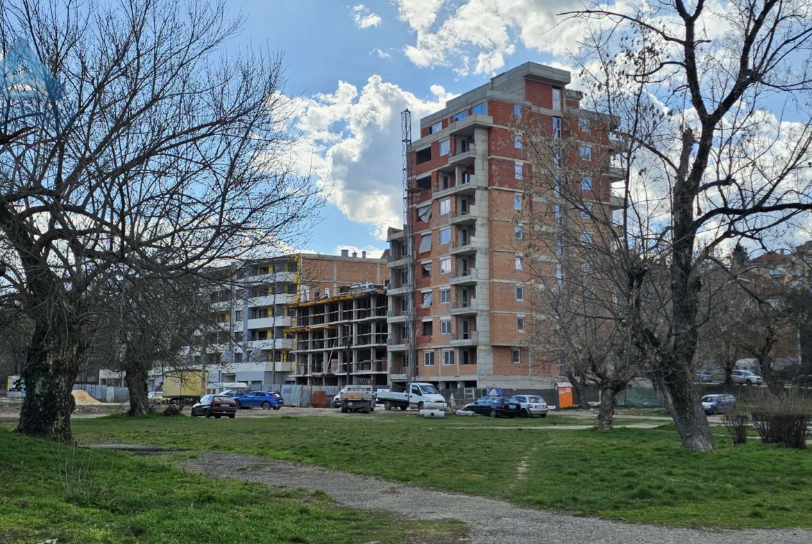 Двустаен апартамент в района на у-ще Й.Йовков - 0