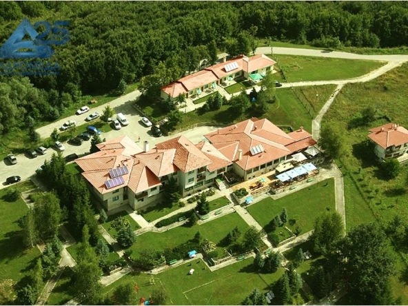 Хотел (работещ) в полите на Стара планина с отлична панорама и условия ! - 0