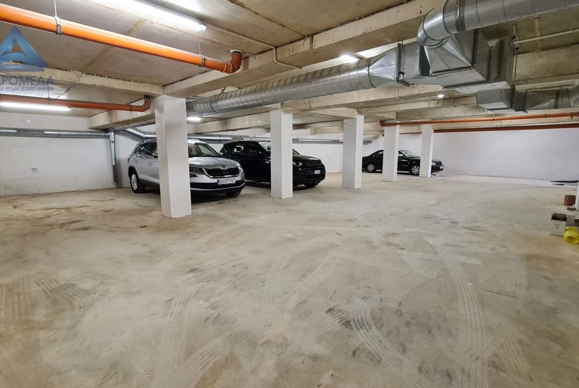 Паркоместа/подземен гараж в сграда ул.Радецки ! - 0