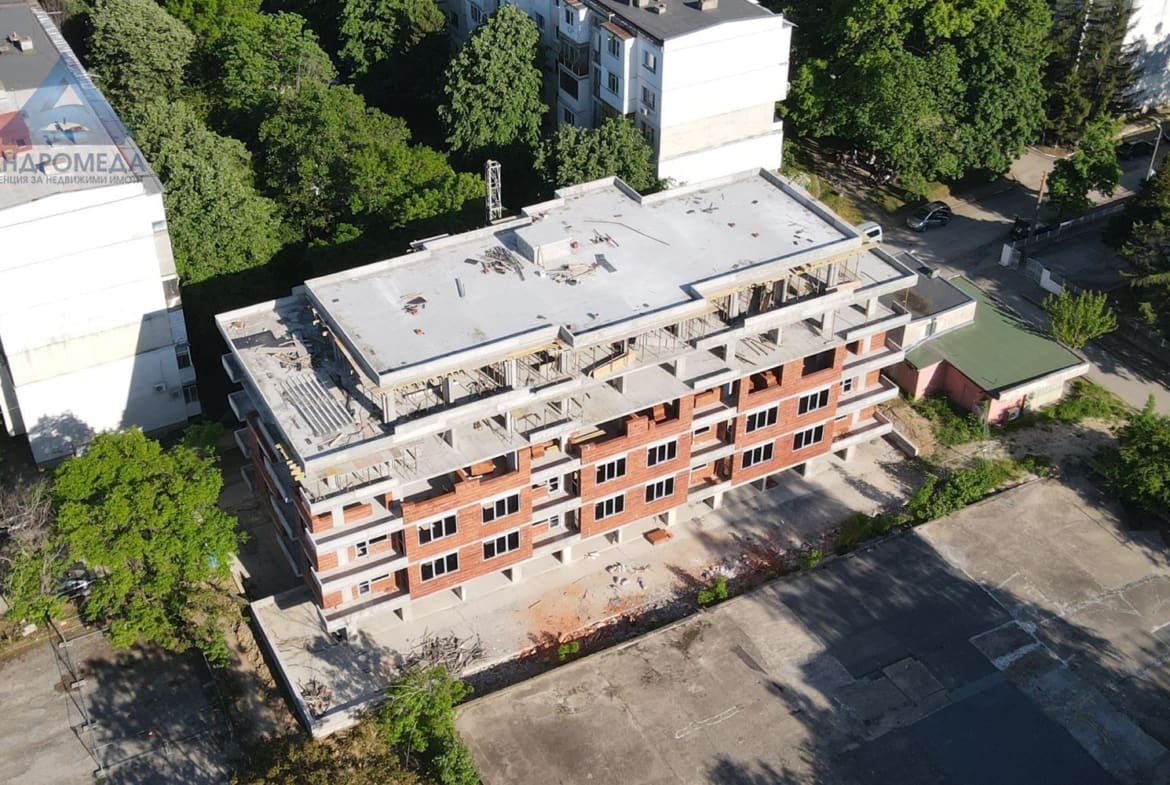 Тристаен в сграда БИЛД А3, ж.к.Сторгозия ! - 0