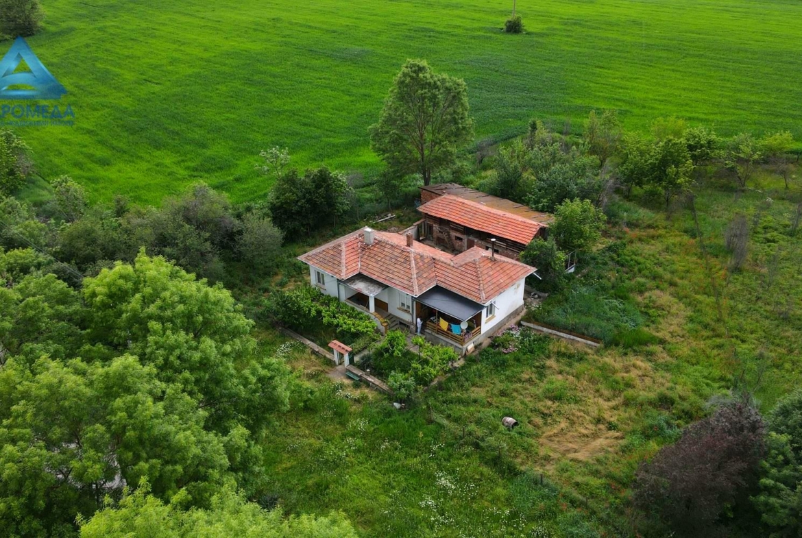 Самостоятелна Къща в с.Дойренци - 0