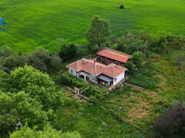 Самостоятелна Къща в с.Дойренци - 0