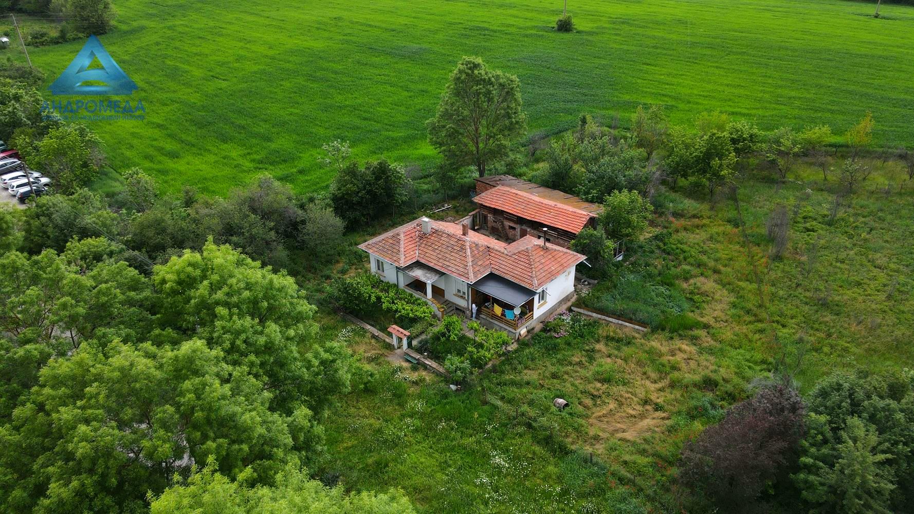 Самостоятелна Къща в с.Дойренци - 0