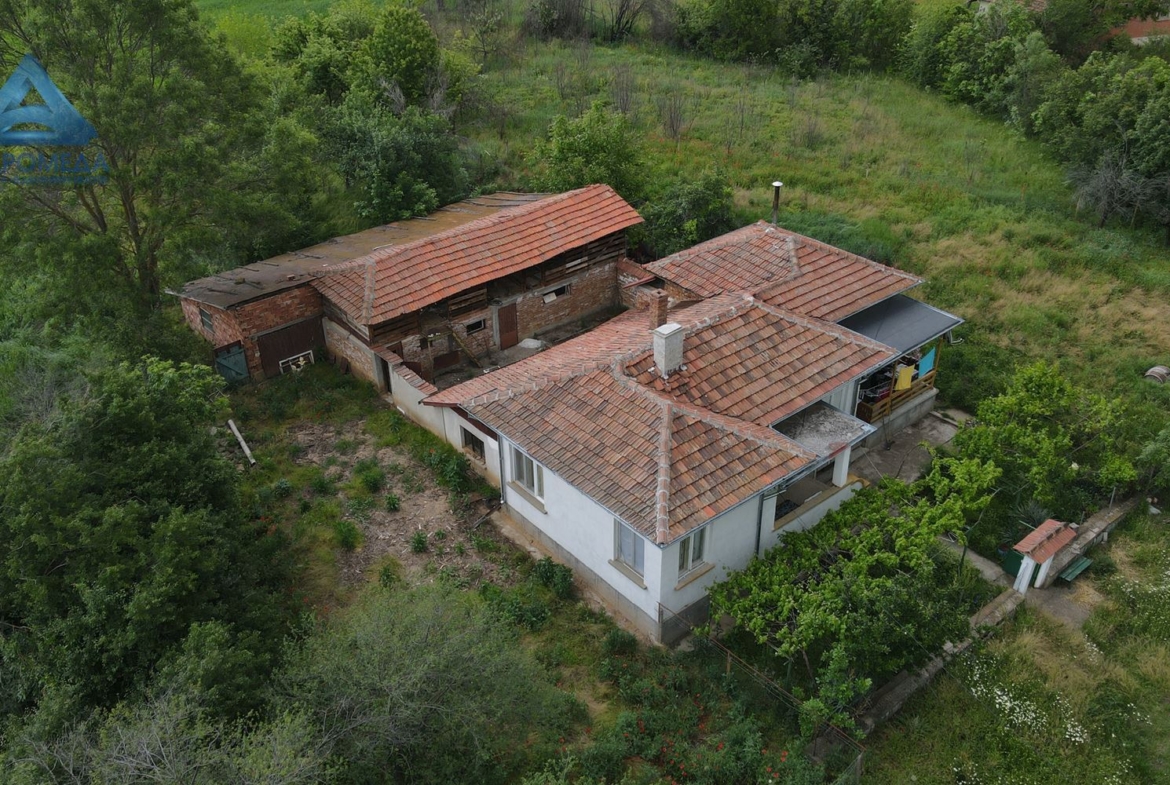 Самостоятелна Къща в с.Дойренци - 0