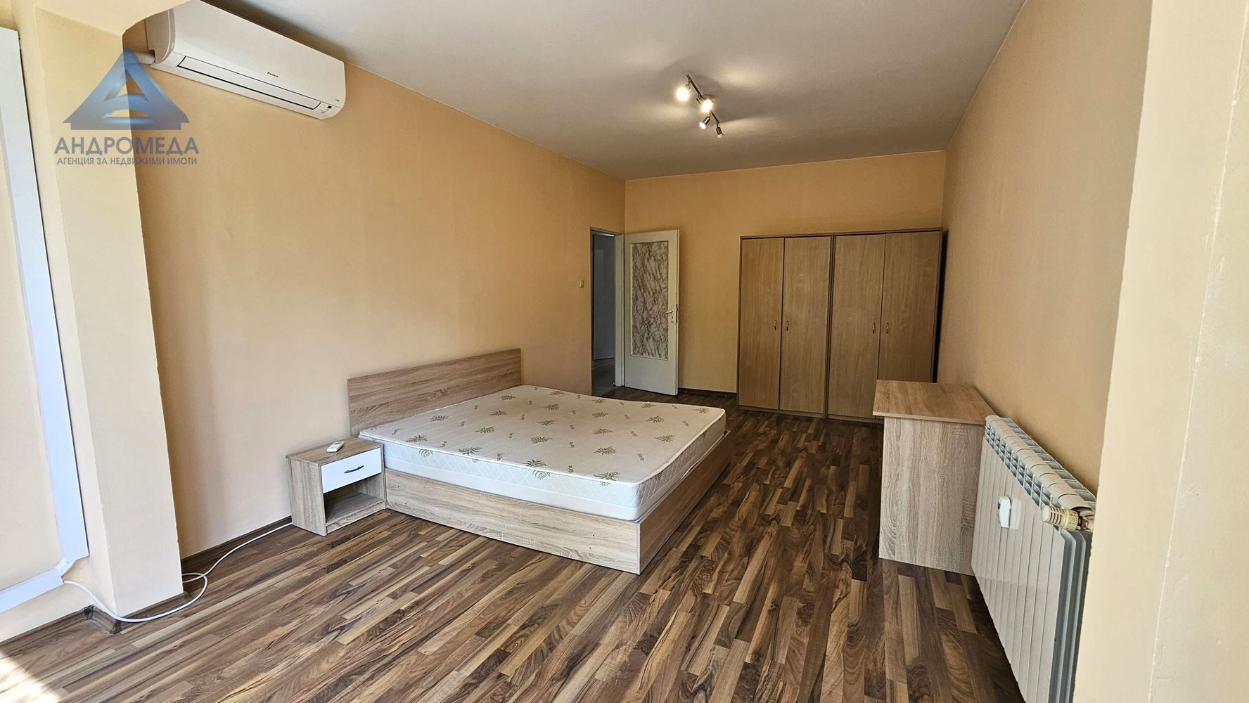 Светъл и топъл тристаен в жк.Овча купел 2 - 0