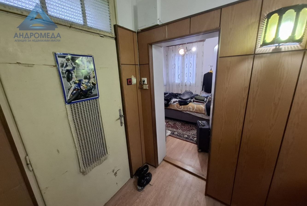 Самостоятелна Къща в с.Дойренци - 0