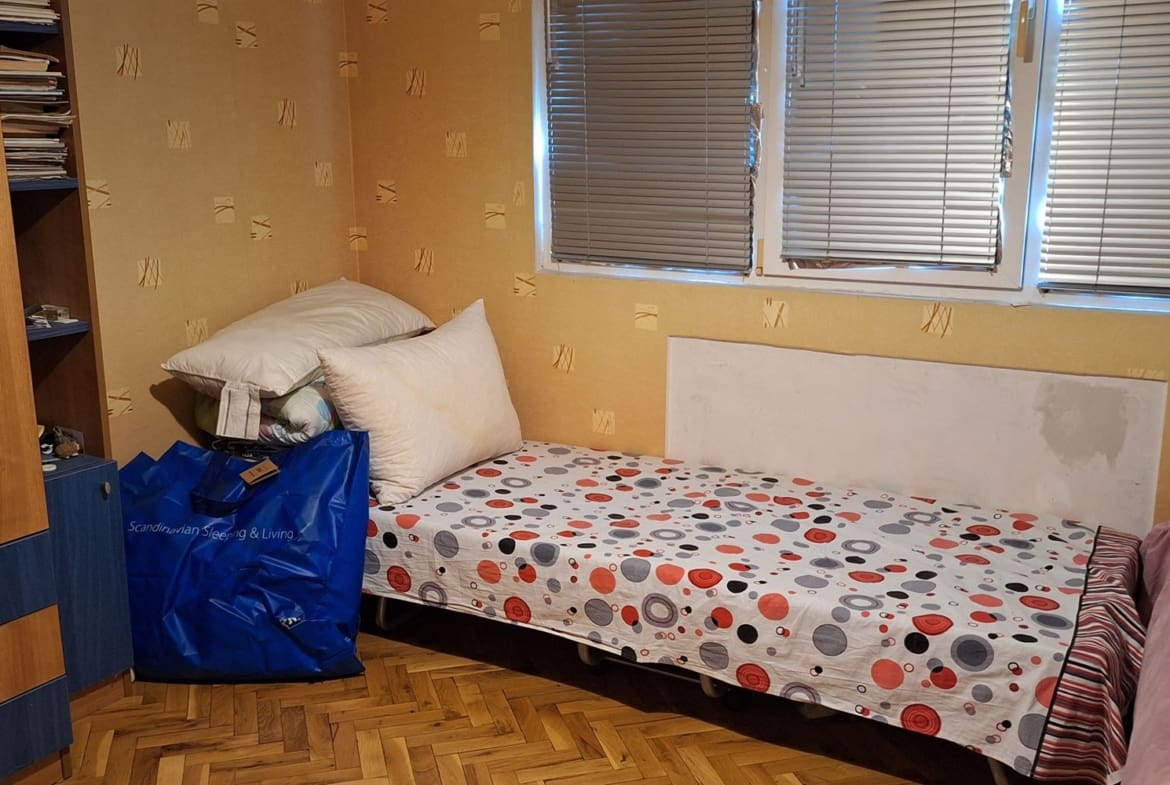 тристаен апартамент - 0