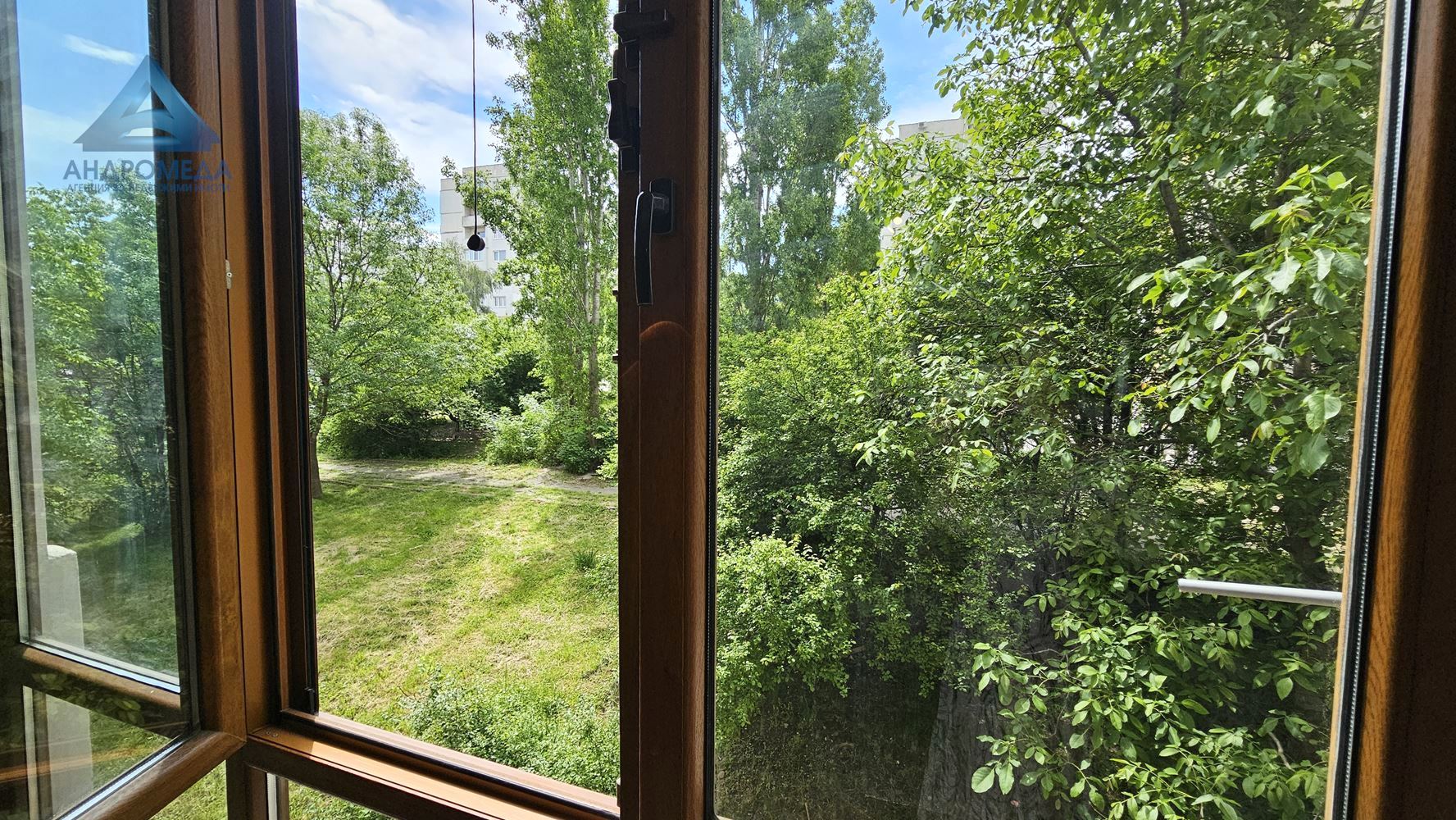 Светъл и топъл тристаен в жк.Овча купел 2 - 0