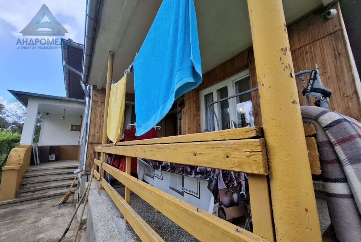 Самостоятелна Къща в с.Дойренци - 0