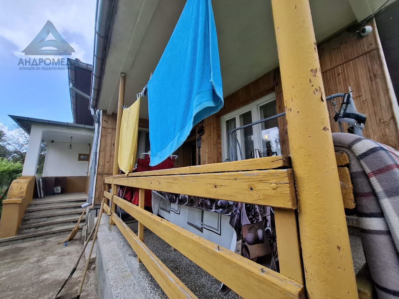 Самостоятелна Къща в с.Дойренци - 0