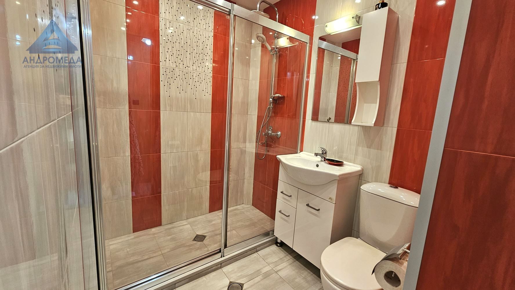 Светъл и топъл тристаен в жк.Овча купел 2 - 0