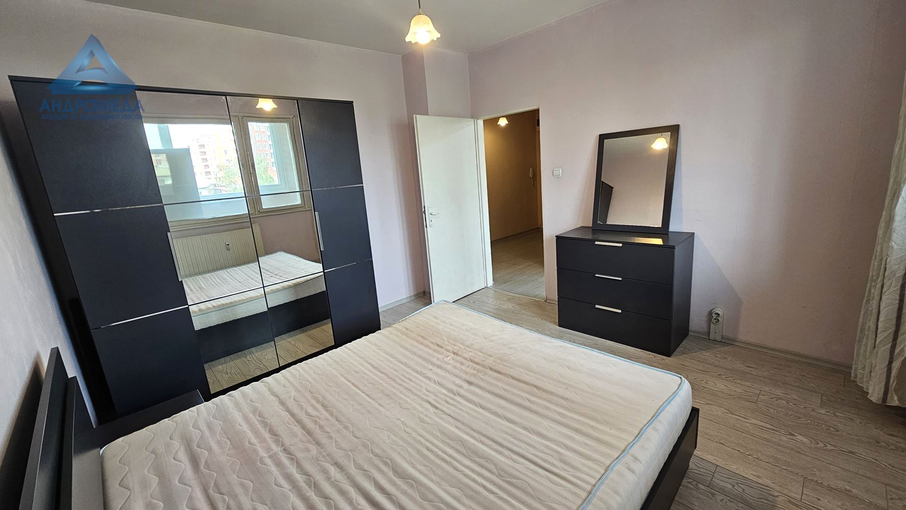 Светъл и топъл тристаен в жк.Овча купел 2 - 0