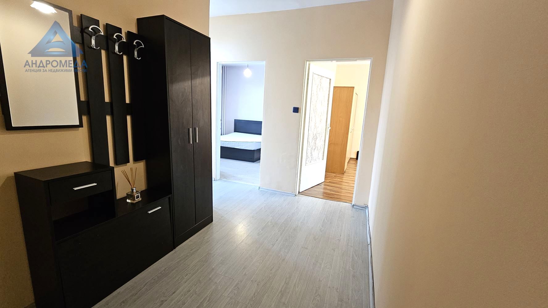 Светъл и топъл тристаен в жк.Овча купел 2 - 0