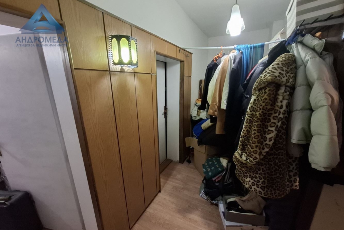 Самостоятелна Къща в с.Дойренци - 0