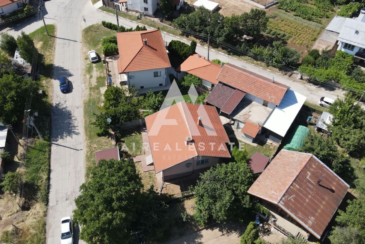 🏡 Еднофамилна къща с двор в с. Брестовец – само на 7 км от гр. Плевен! - 0