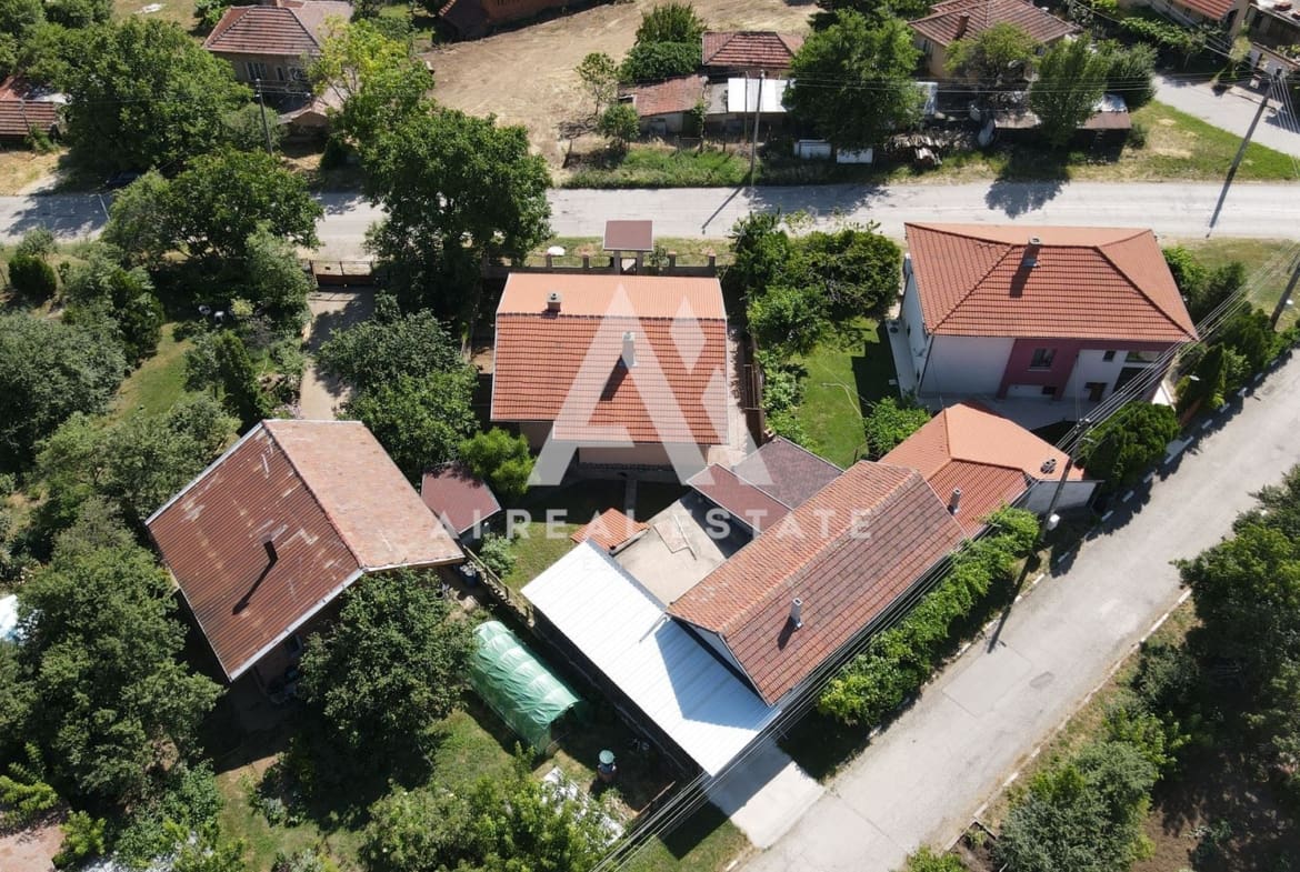 🏡 Еднофамилна къща с двор в с. Брестовец – само на 7 км от гр. Плевен! - 0