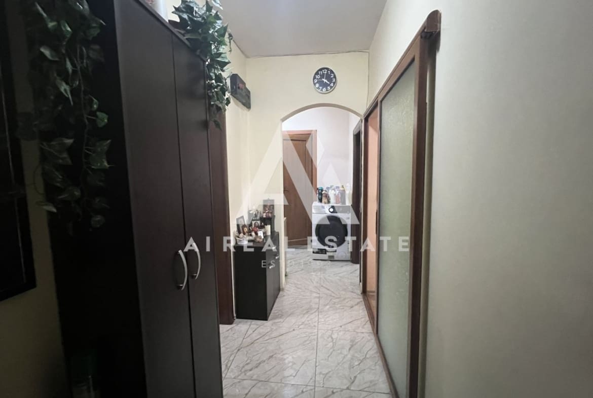 Продава се 3-стаен обзаведен апартамент в ж.к. Дружба - 0