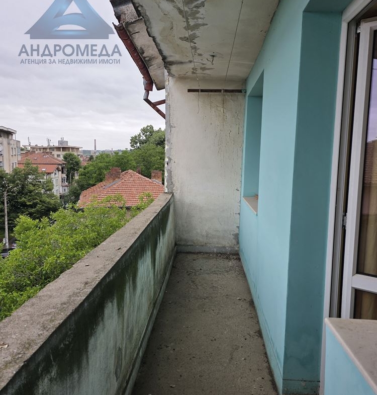 Тристаен апартамент с потенциал – Широк център, ул. „Катя Попова“ - 0