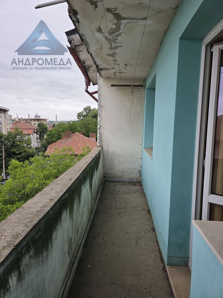 Тристаен апартамент с потенциал – Широк център, ул. „Катя Попова“ - 0