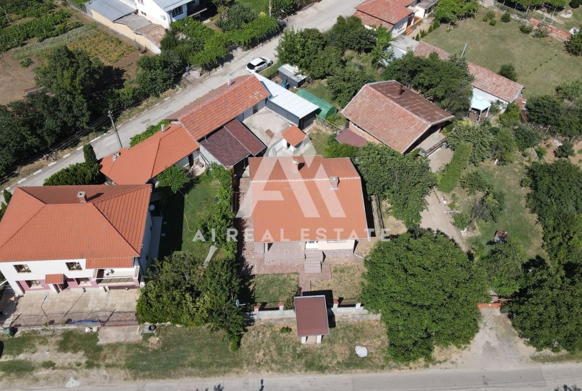 🏡 Еднофамилна къща с двор в с. Брестовец – само на 7 км от гр. Плевен! - 0