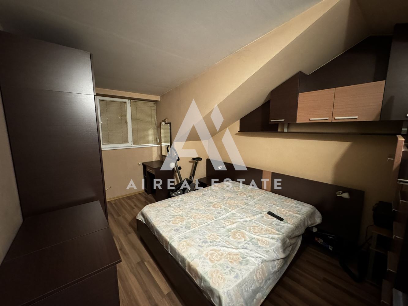 ЕА 18210 | Продава се 4-стаен апартамент, пл. Македония, гр. Плевен - 0