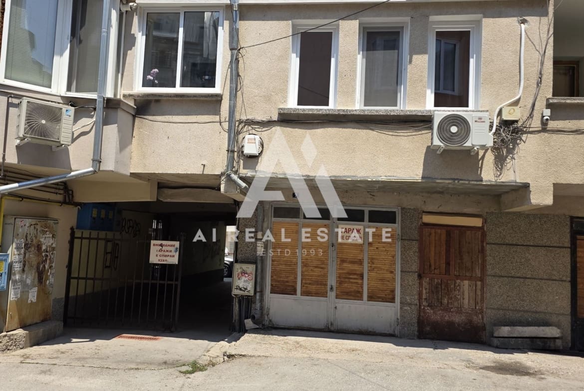 ЕА 18210 | Продава се 4-стаен апартамент, пл. Македония, гр. Плевен - 0