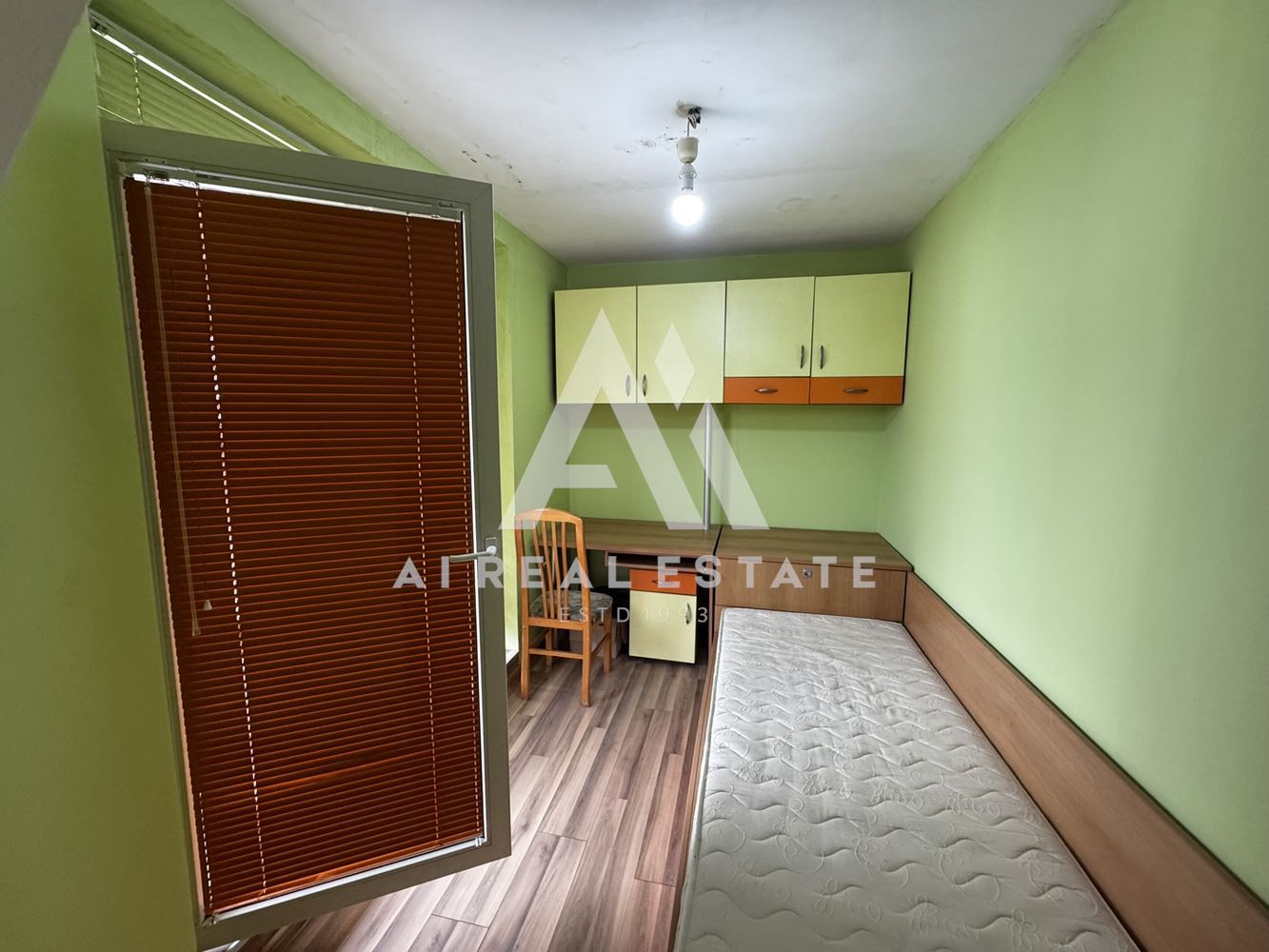 ЕА 18210 | Продава се 4-стаен апартамент, пл. Македония, гр. Плевен - 0