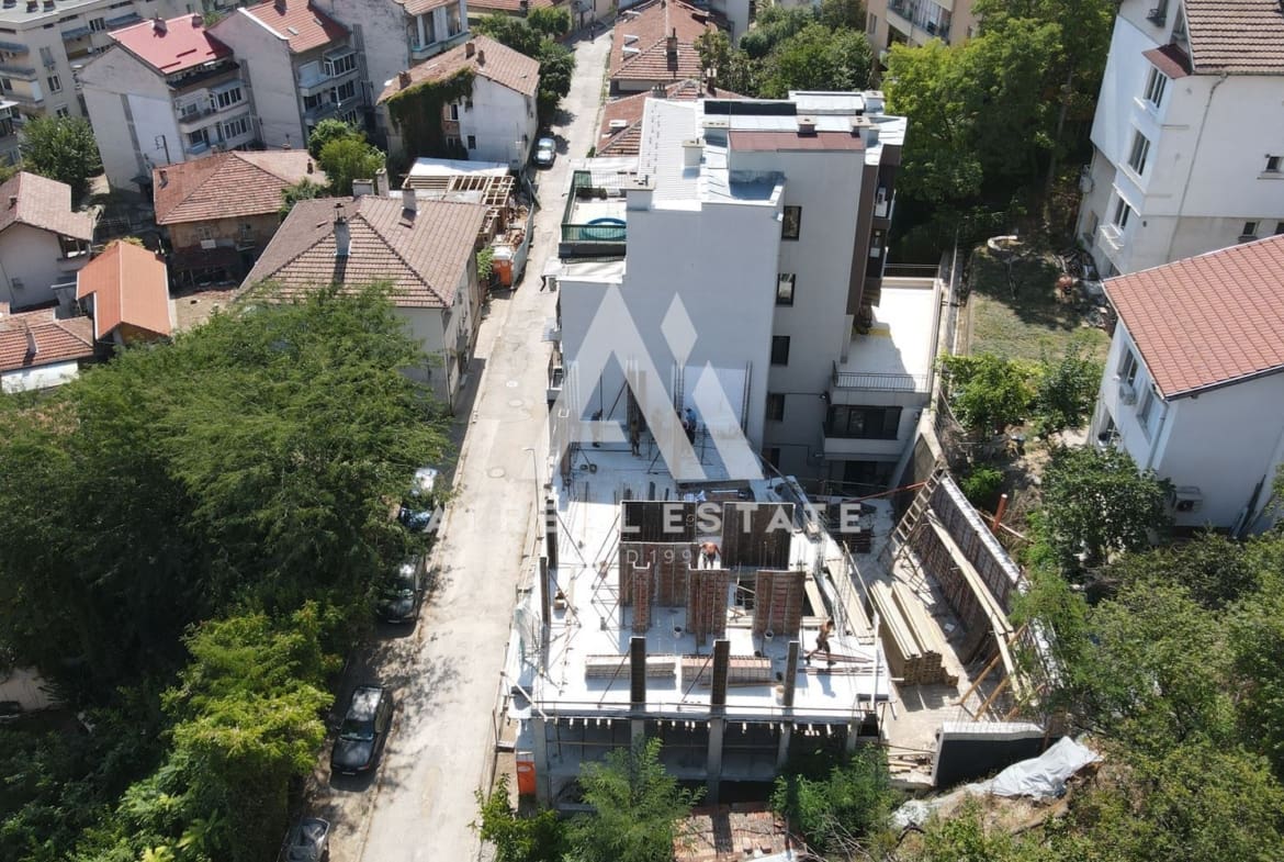 Двустаен апартамент в бутикова сграда Maison 19 - 0