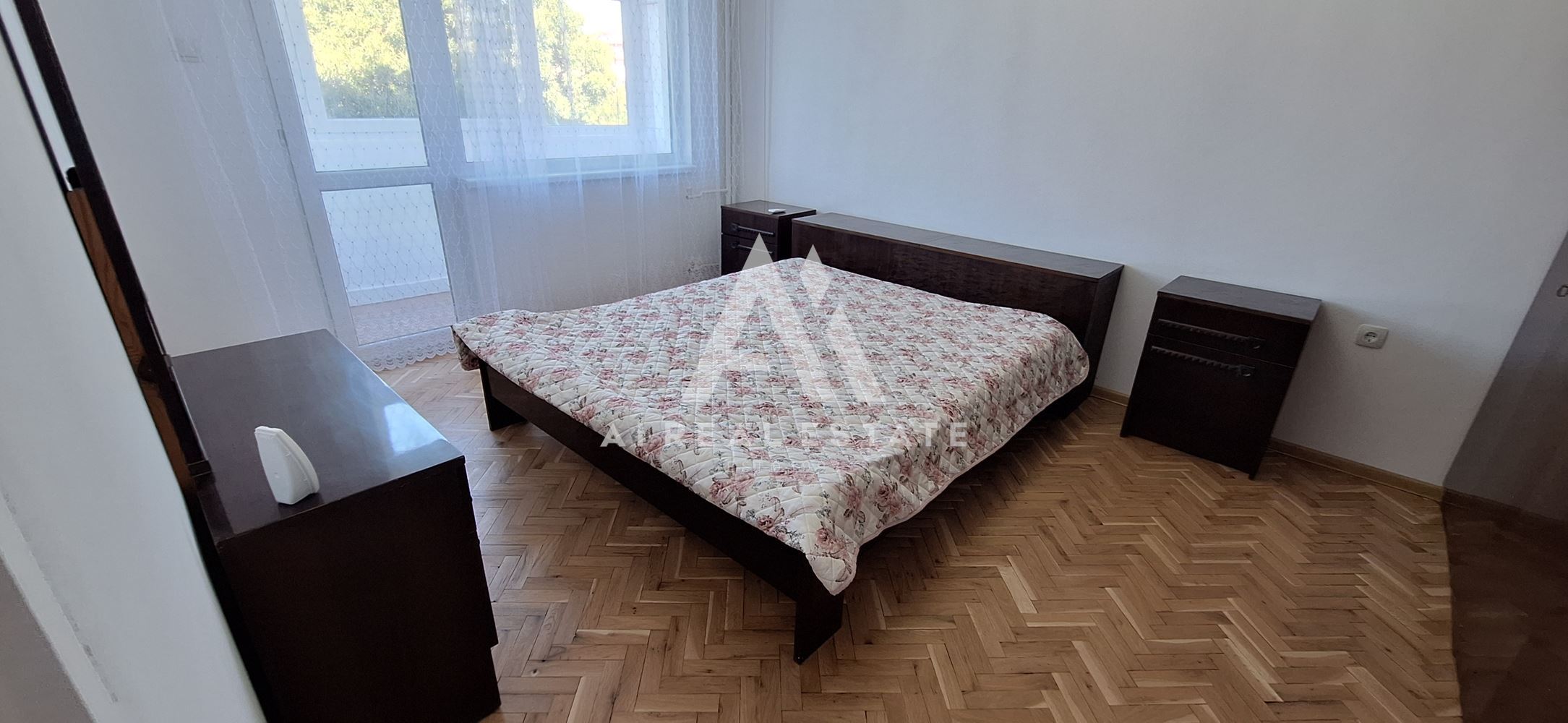 тристаен под наем - 0