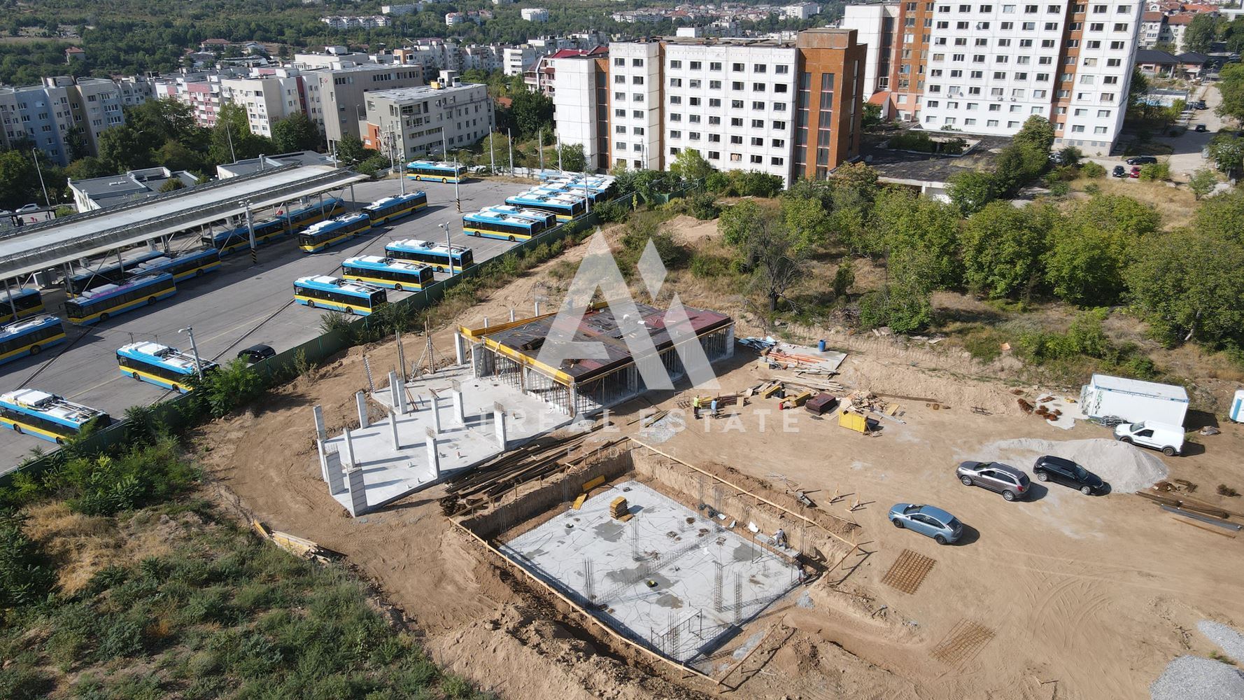 Едноетажна къща с двоен гараж в комплекс "Свети Сава" - 0