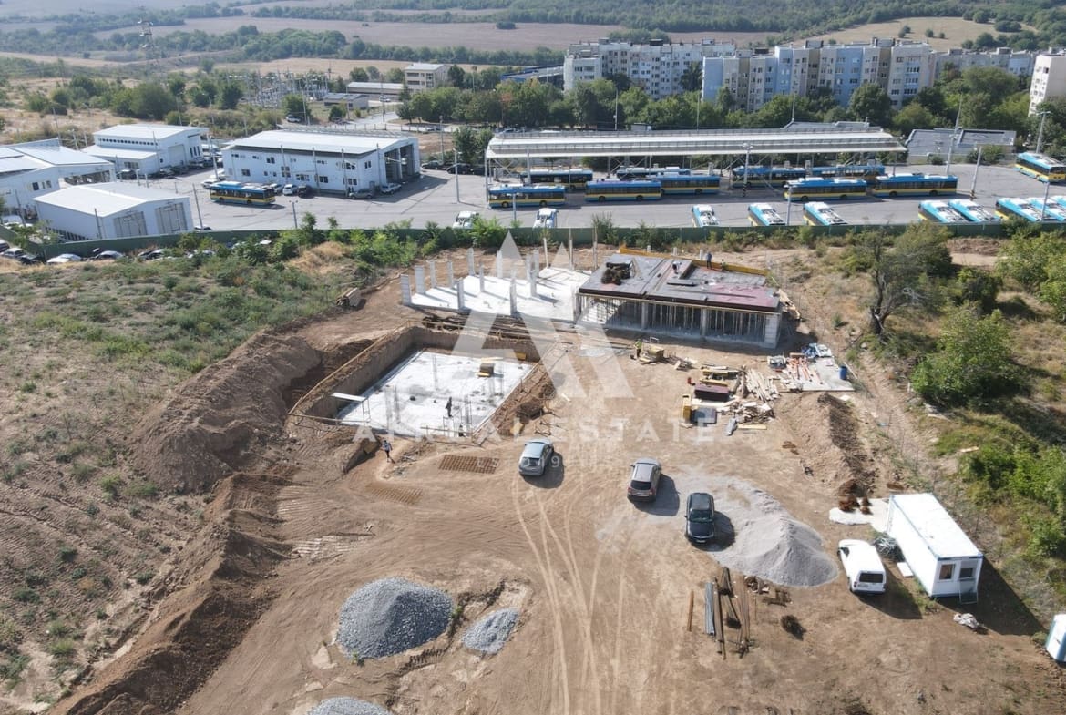 Едноетажна къща с двоен гараж в комплекс "Свети Сава" - 0