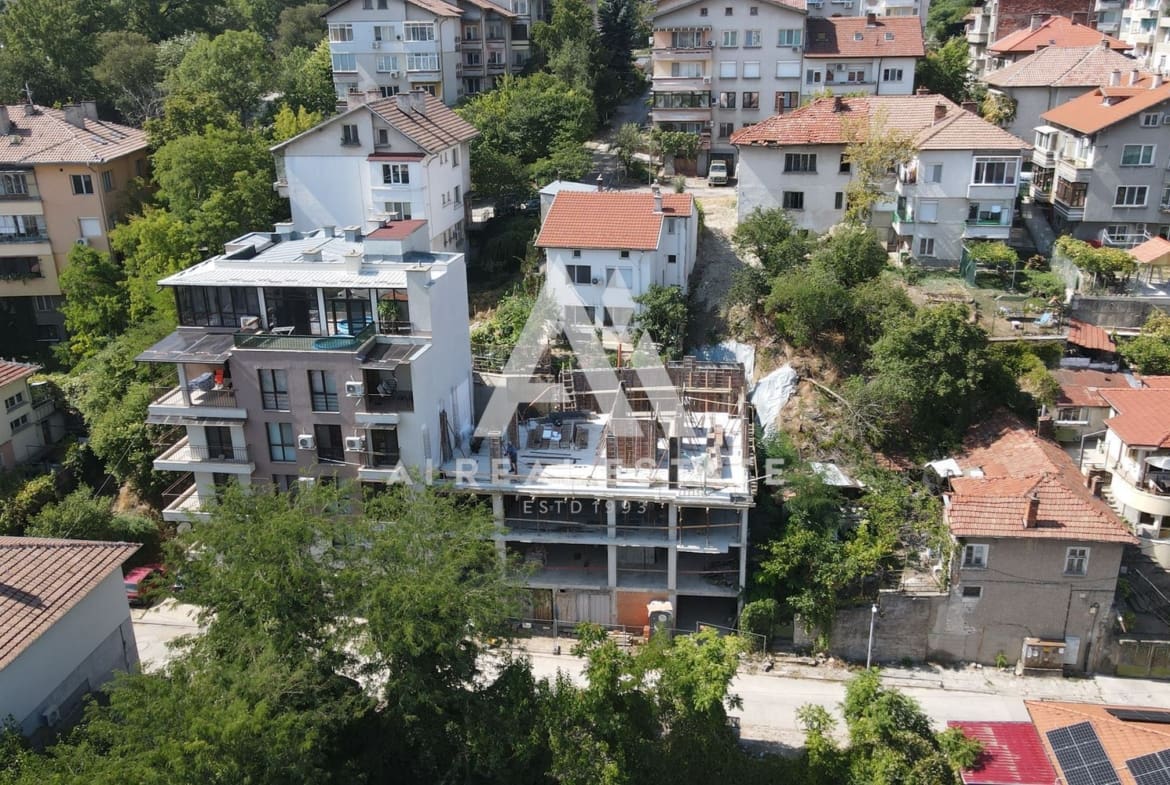 Двустаен апартамент в бутикова сграда Maison 19 - 0