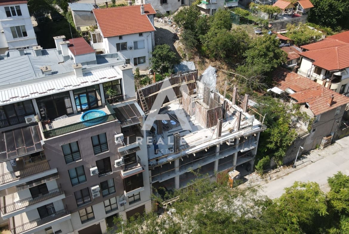 Двустаен апартамент в бутикова сграда Maison 19 - 0