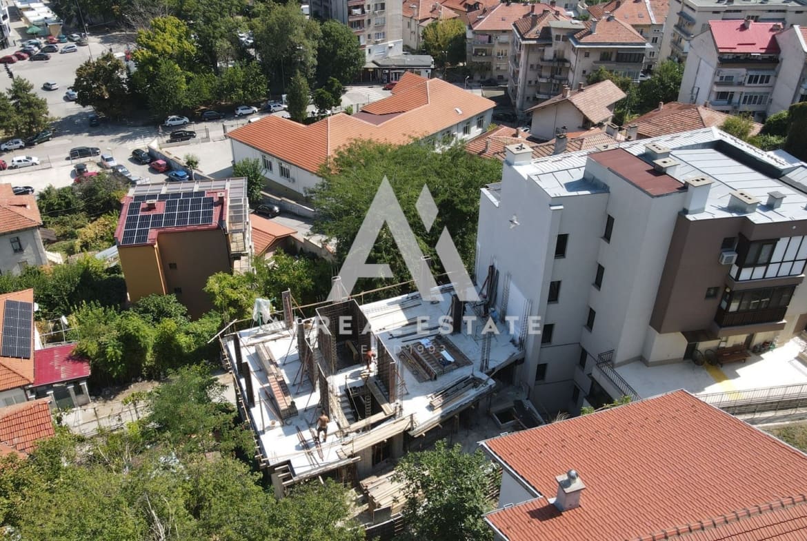 Двустаен апартамент в бутикова сграда Maison 19 - 0