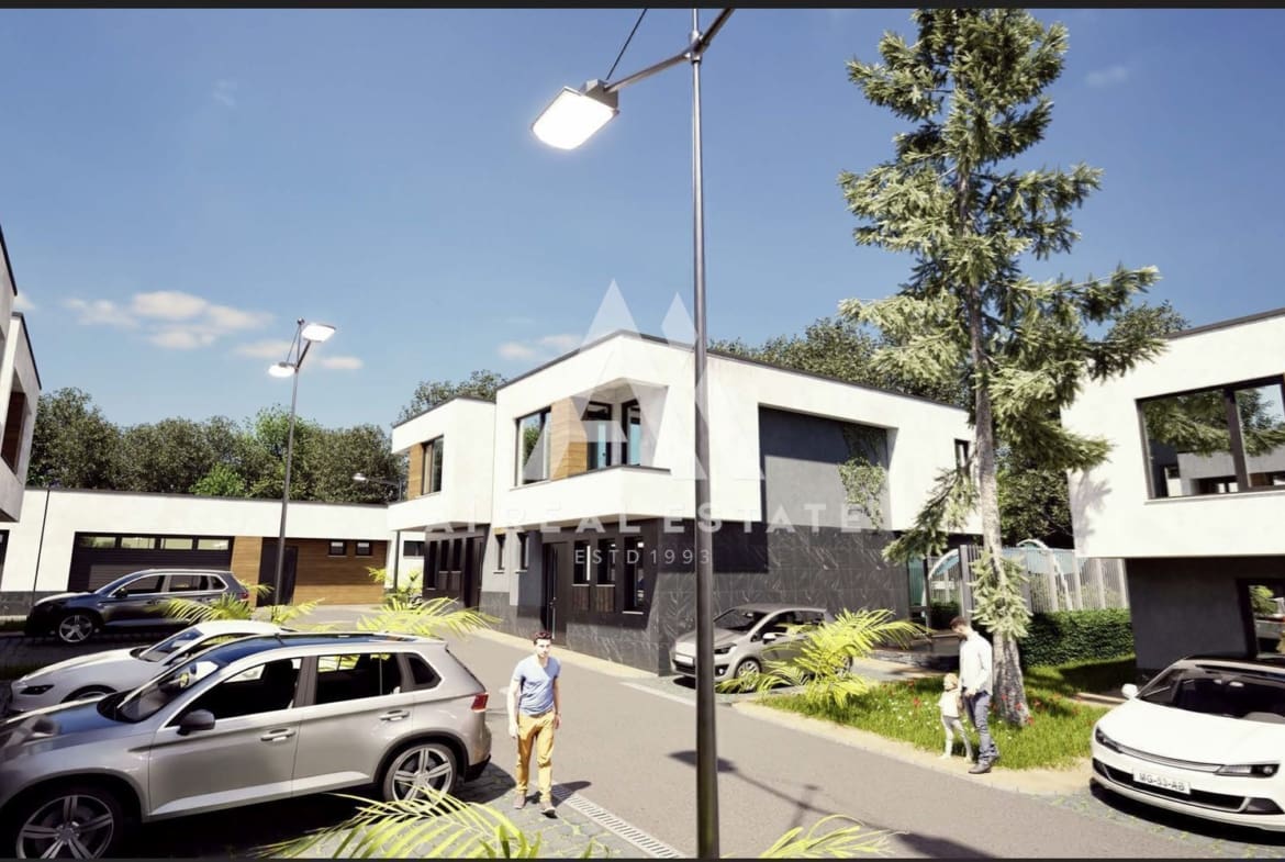 Едноетажна къща с двоен гараж в комплекс "Свети Сава" - 0