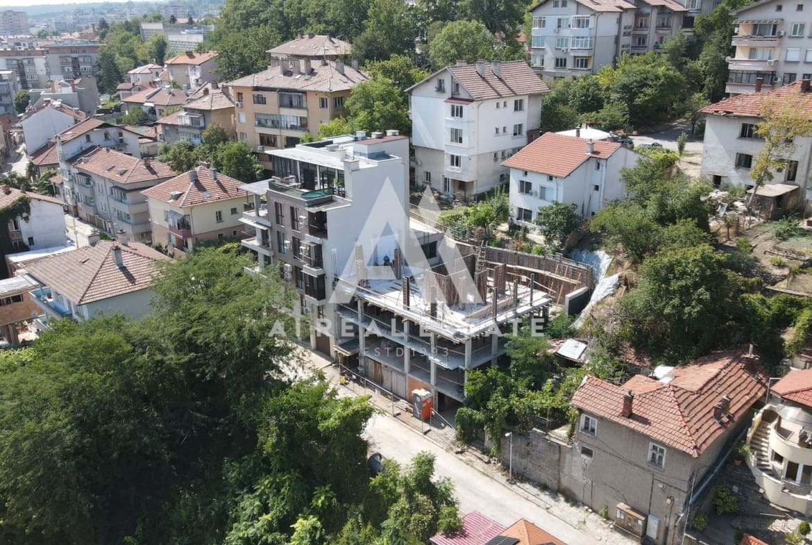 Двустаен апартамент в бутикова сграда Maison 19 - 0