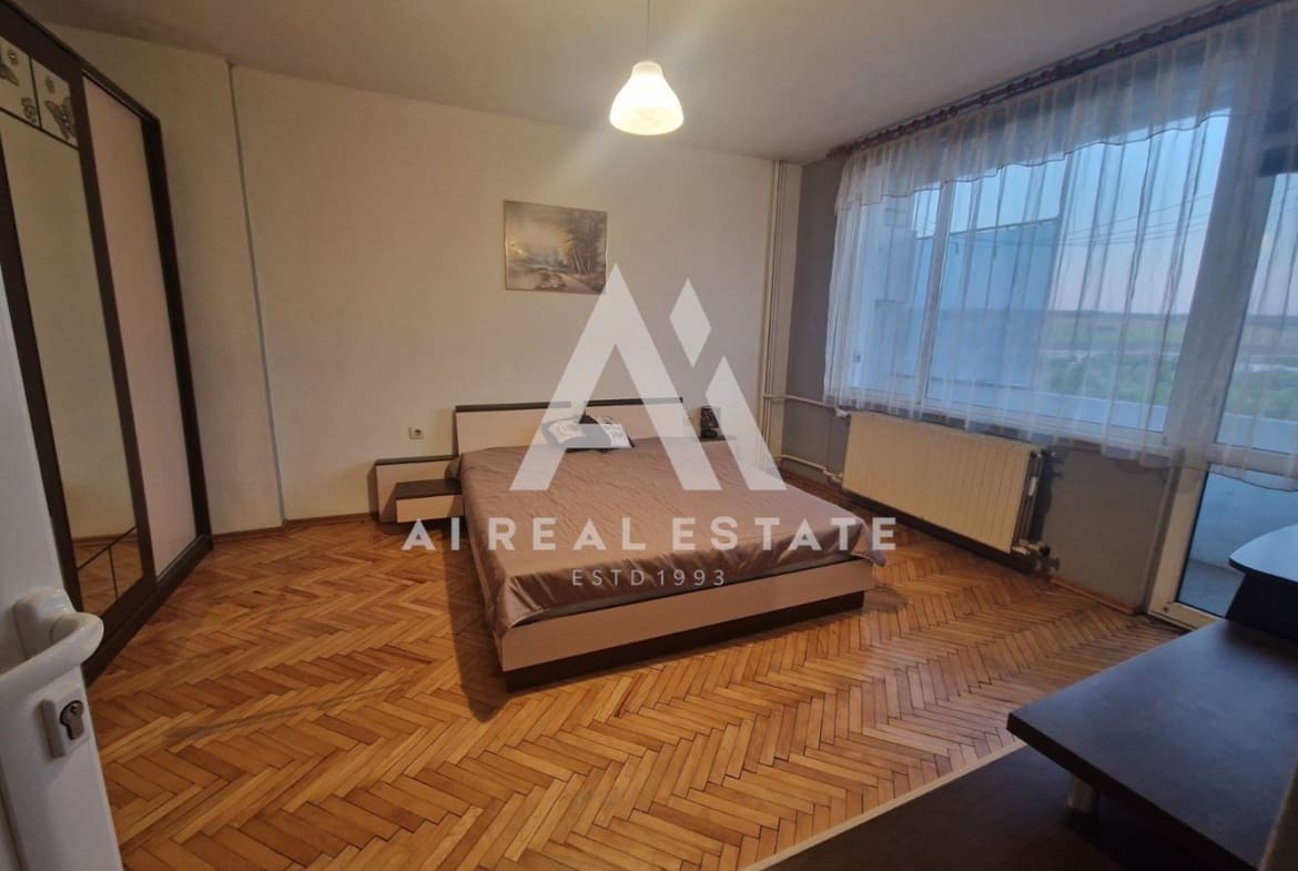 тристаен под наем - 0