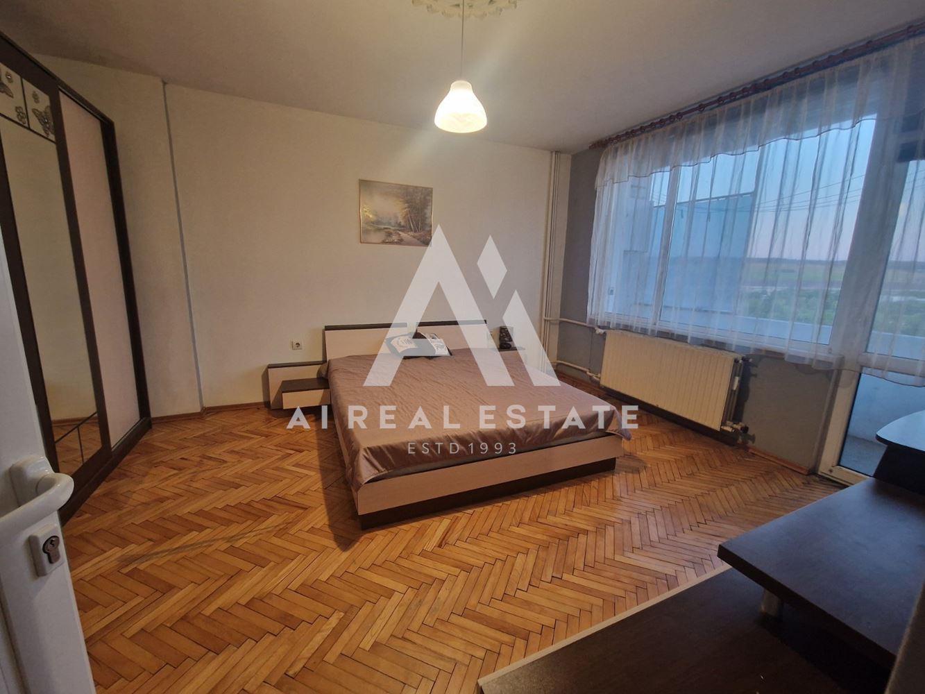 тристаен под наем - 0