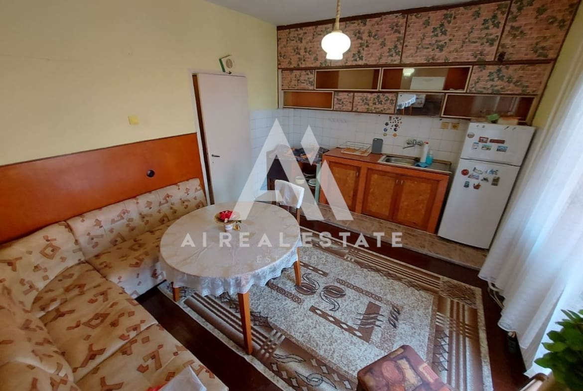 Тристаен до МУ! - 0