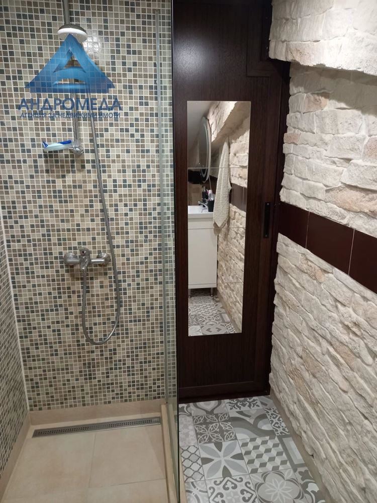 Тристаен - Ателие - 0