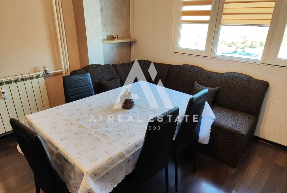 тристаен под наем - 0