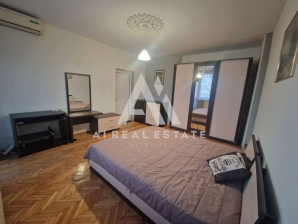 тристаен под наем - 0