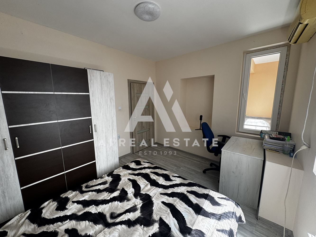 4-стаен апартамент *Под наем* до входа на МУ - 0