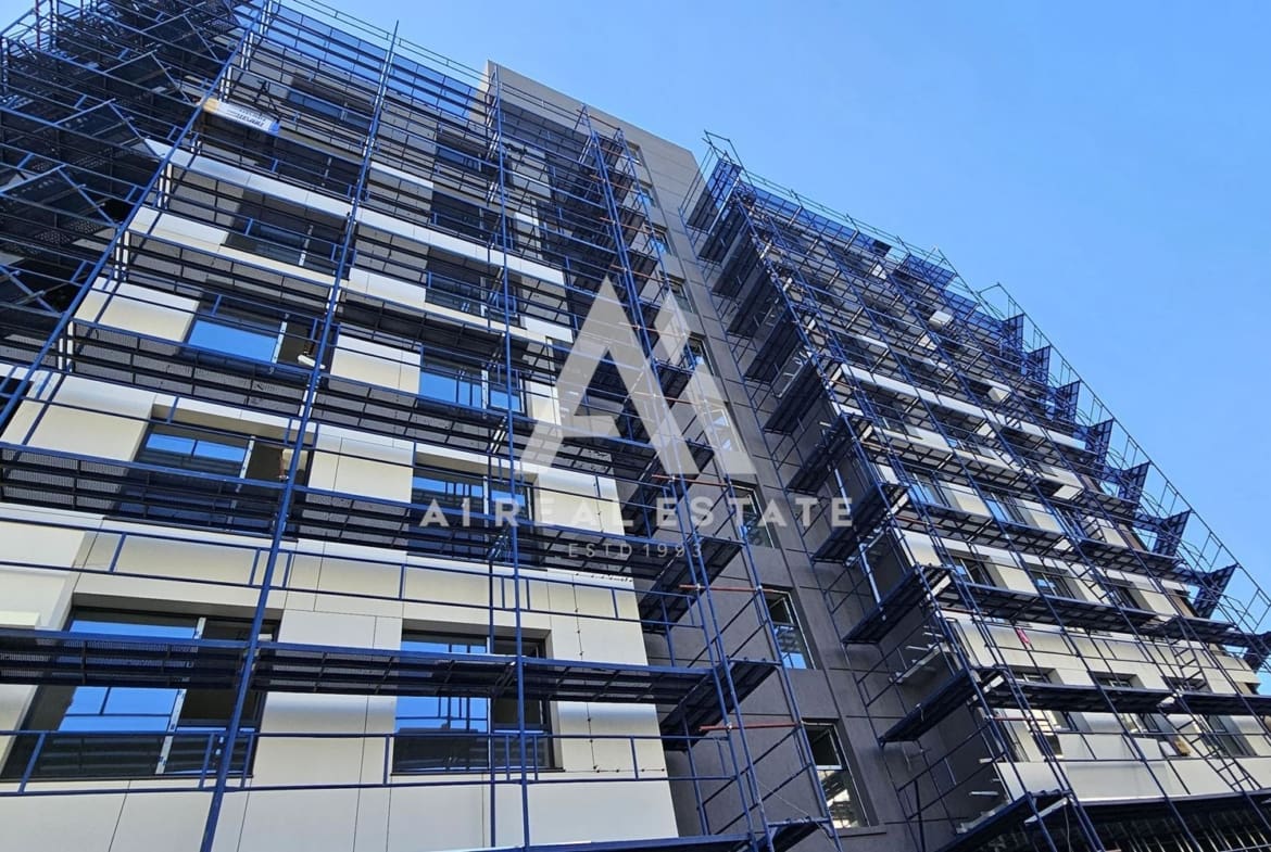 Просторен тристаен апартамент с двор до Бизнес парк София - 0