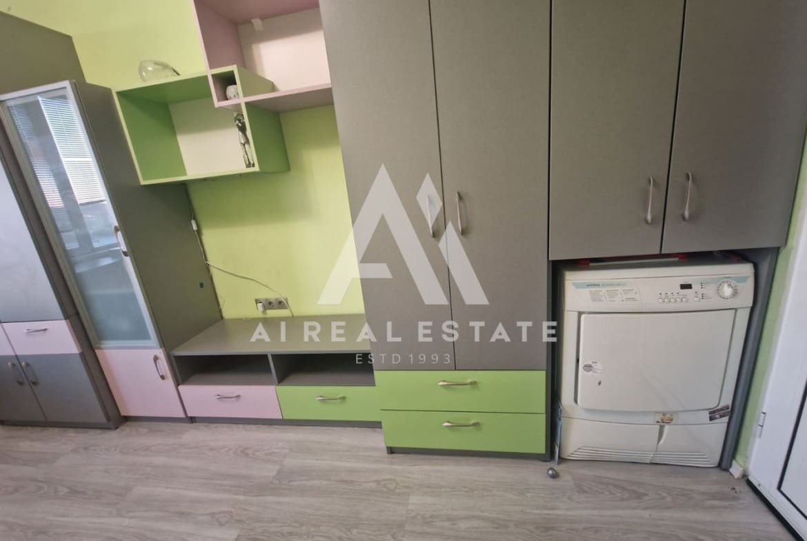 тристаен под наем - 0