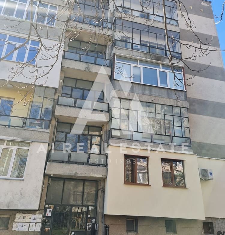 Тристаен Идеален център! - 0