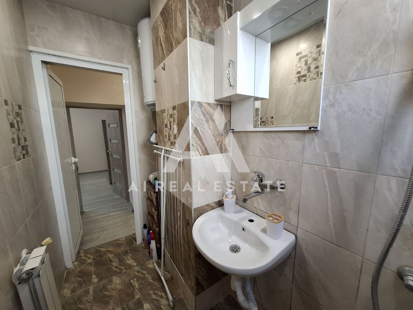 4-стаен апартамент *Под наем* до входа на МУ - 0