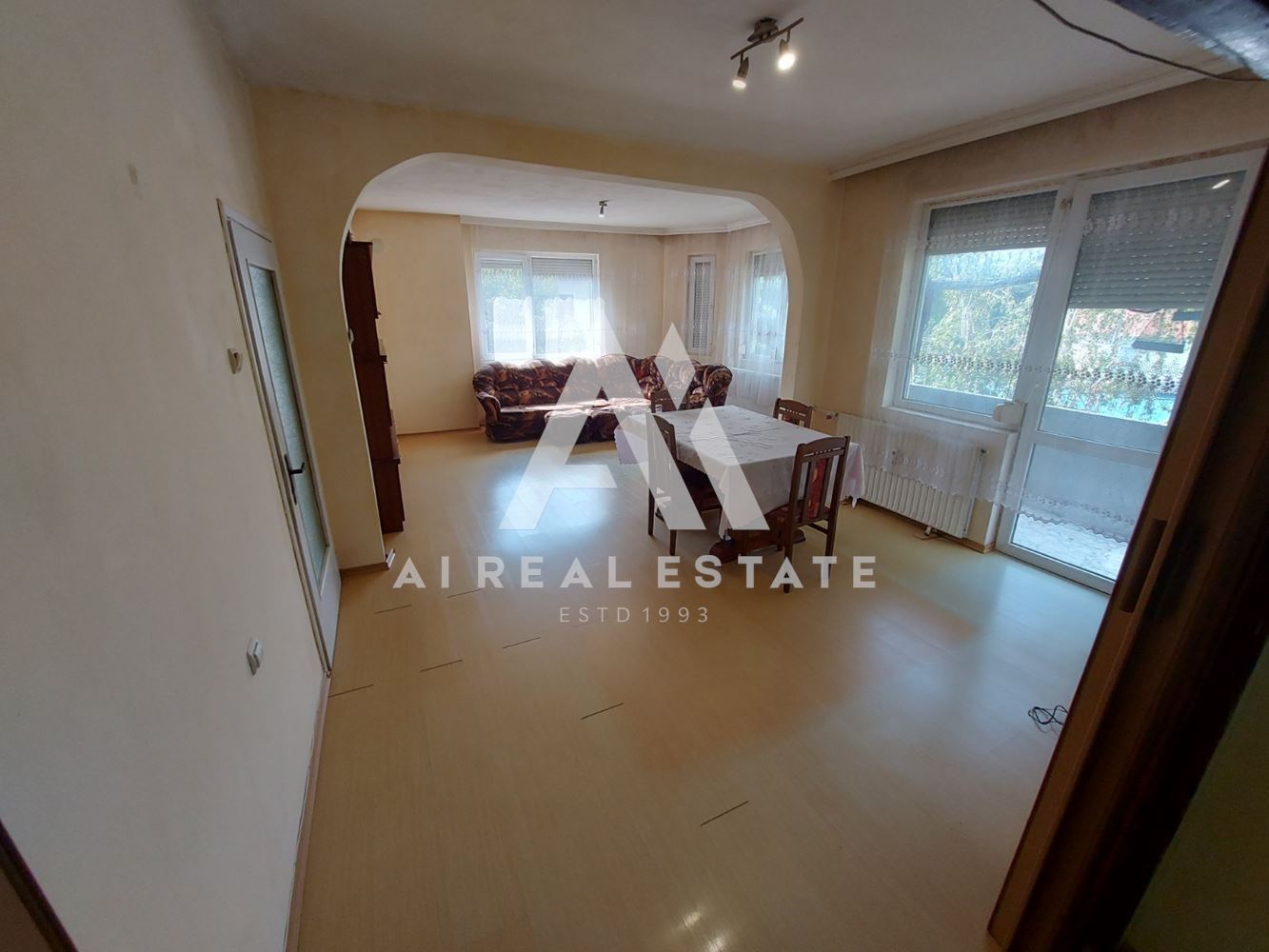 Тристаен до МУ! - 0