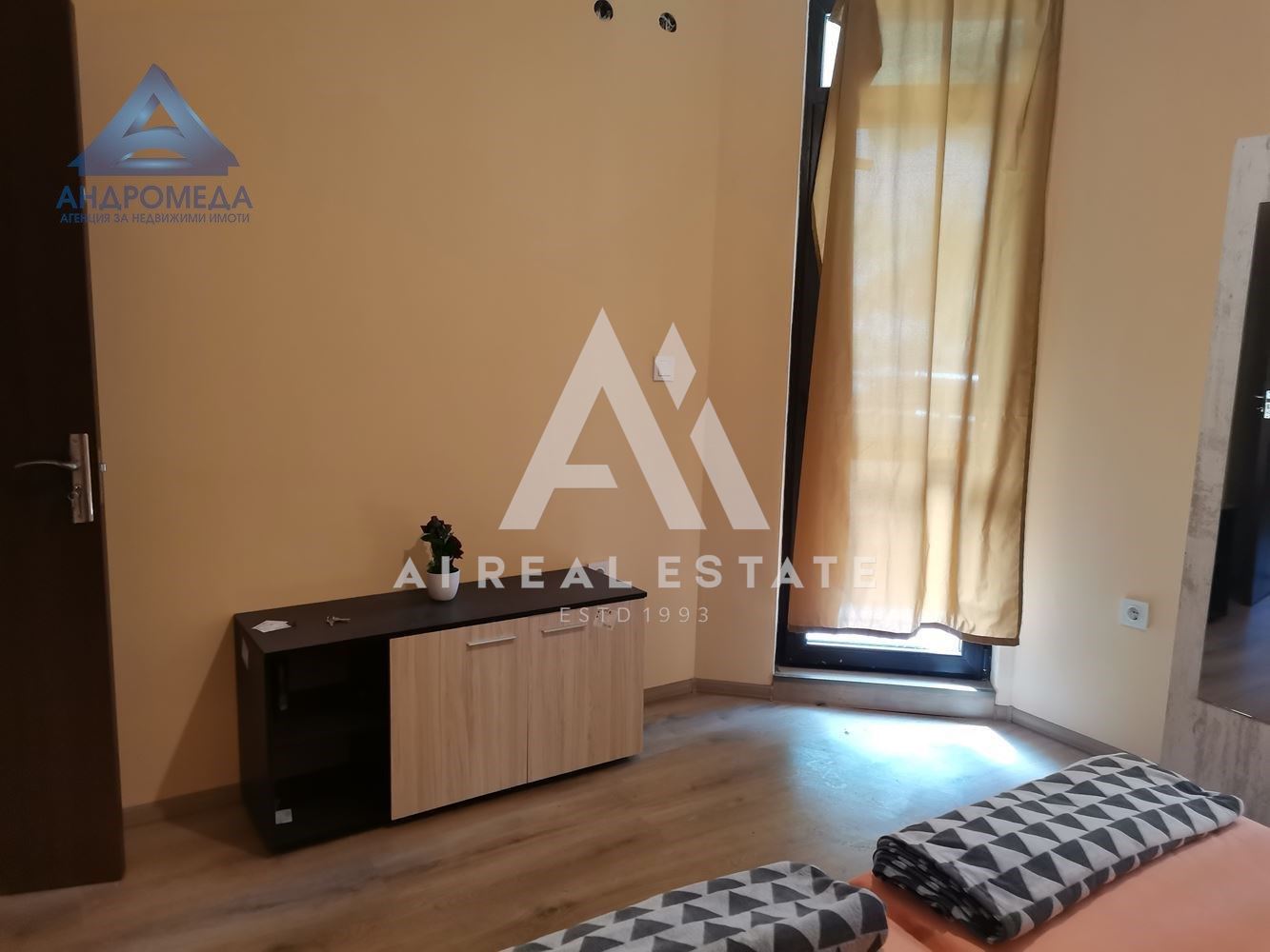 двустаен апартамент - 0
