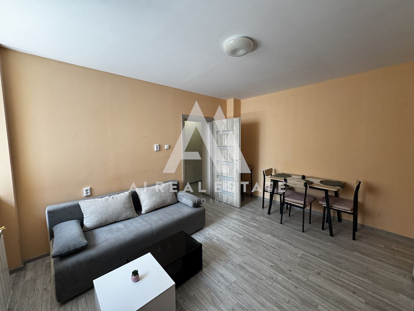 4-стаен апартамент *Под наем* до входа на МУ - 0